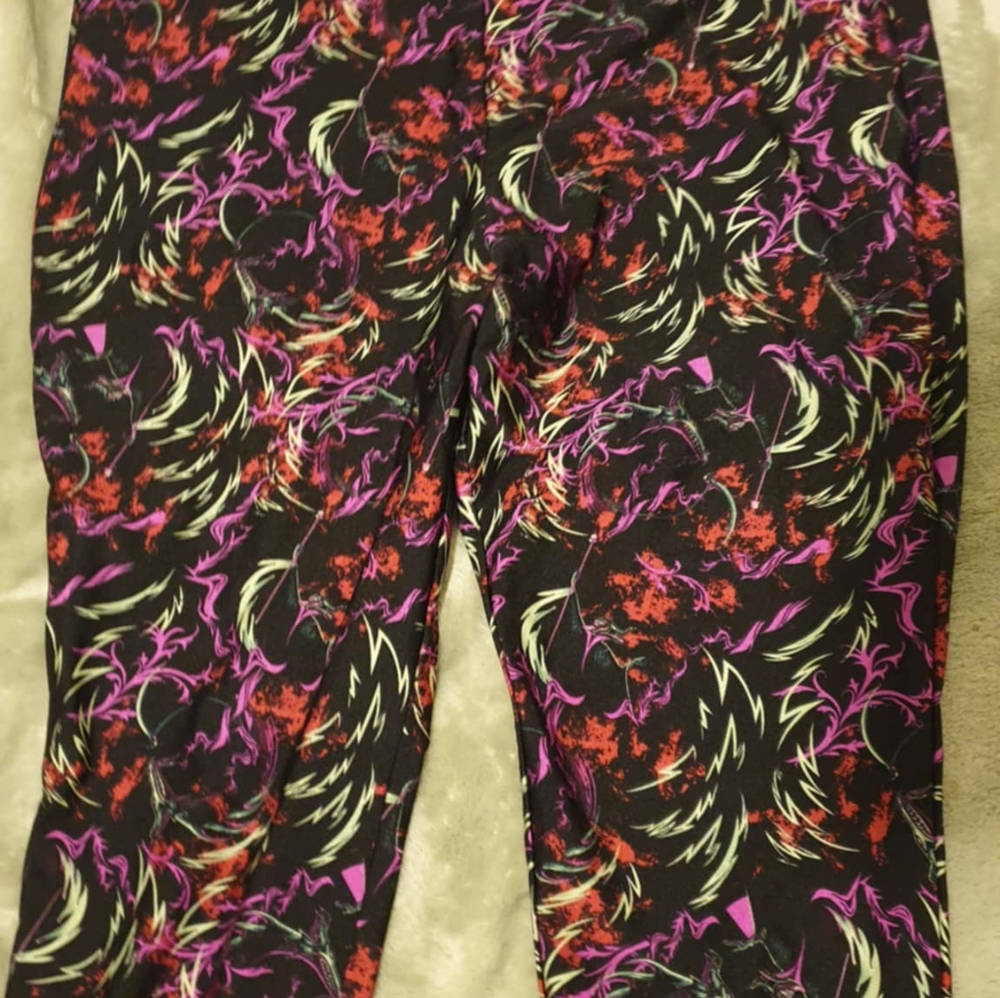 Torrid Capri Leggings